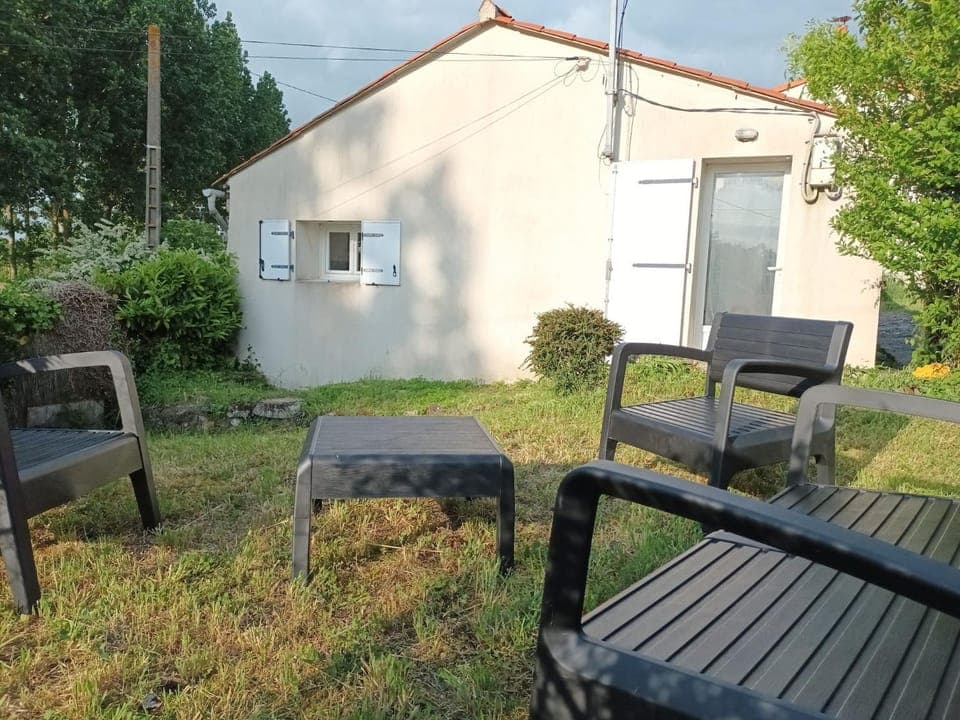 Property building, Facade/entrance, Off site