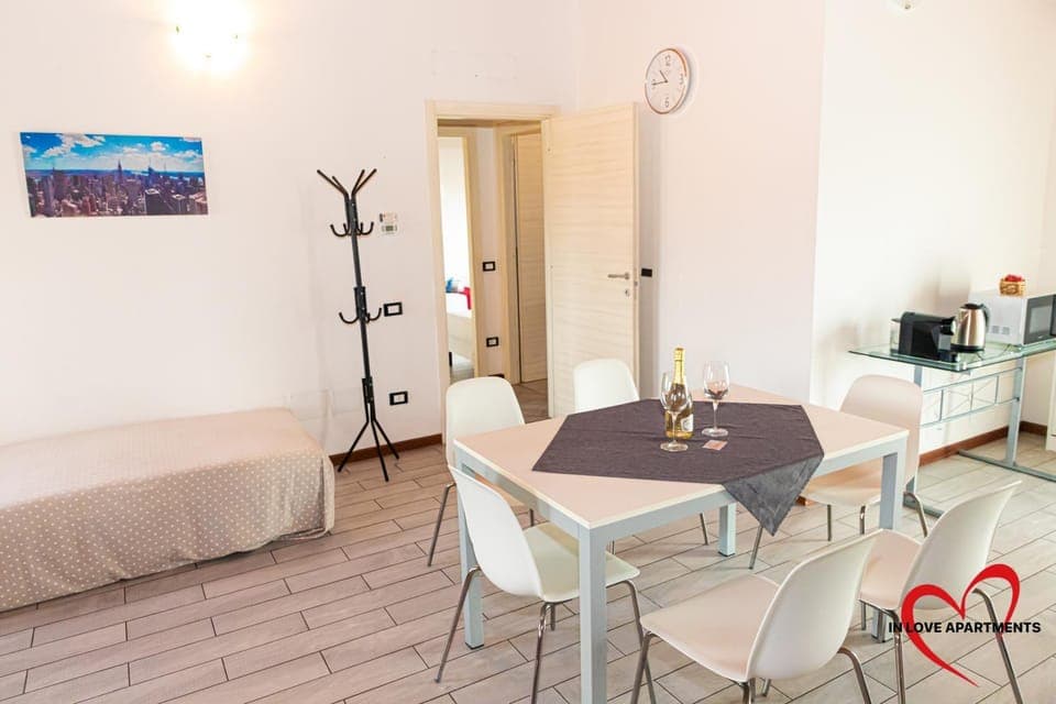 Seating area, Dining area