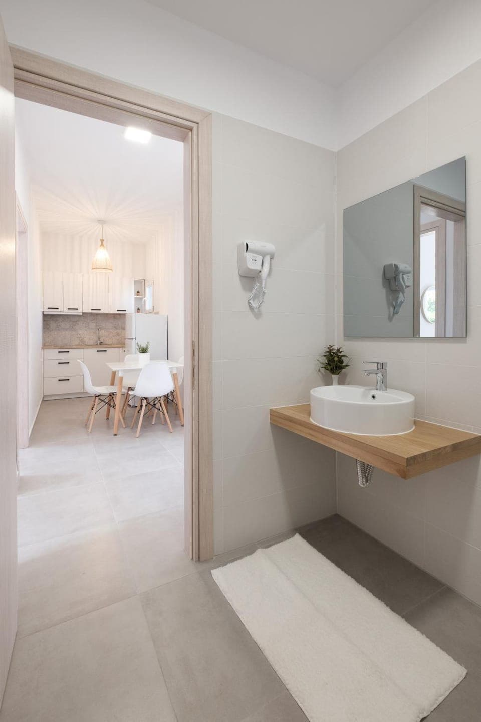 Bathroom, Kitchen or kitchenette