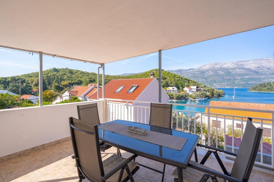 Natural landscape, View (from property/room), Balcony/Terrace, Mountain view, Sea view