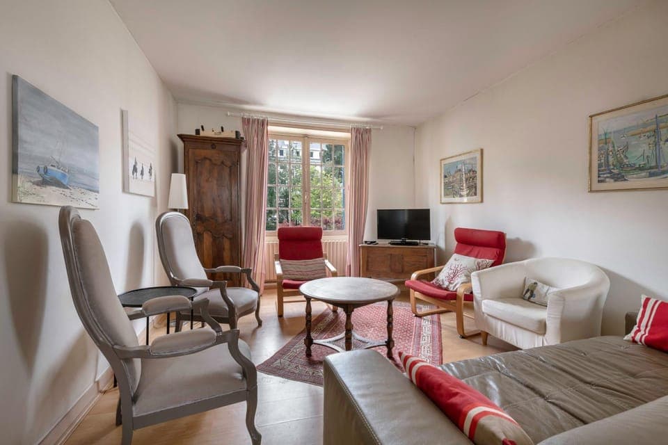 Communal lounge/ TV room, Living room