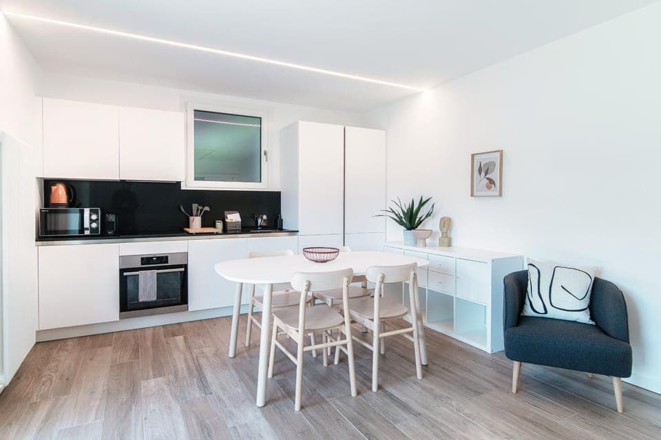 Kitchen or kitchenette, Dining area, pet friendly