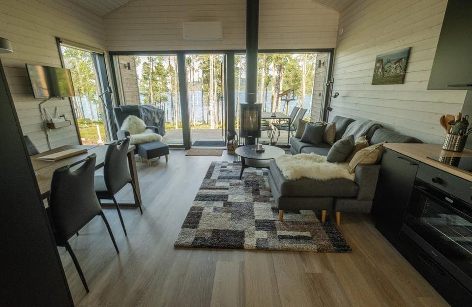 Natural landscape, TV and multimedia, View (from property/room), Living room, Seating area, Dining area, Garden view, Lake view, flat iron, pet friendly, kitchen