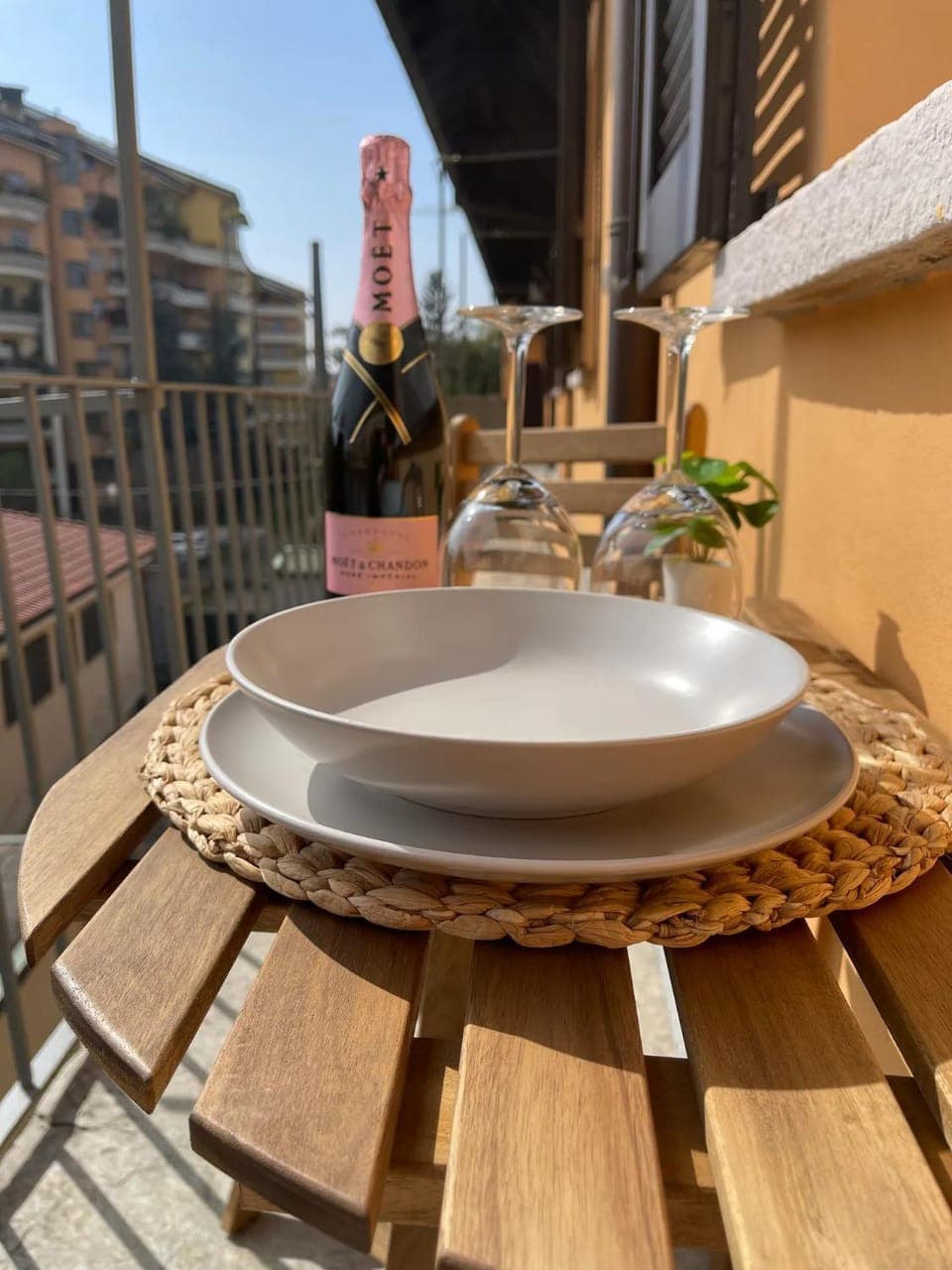 Property building, Patio, Balcony/Terrace