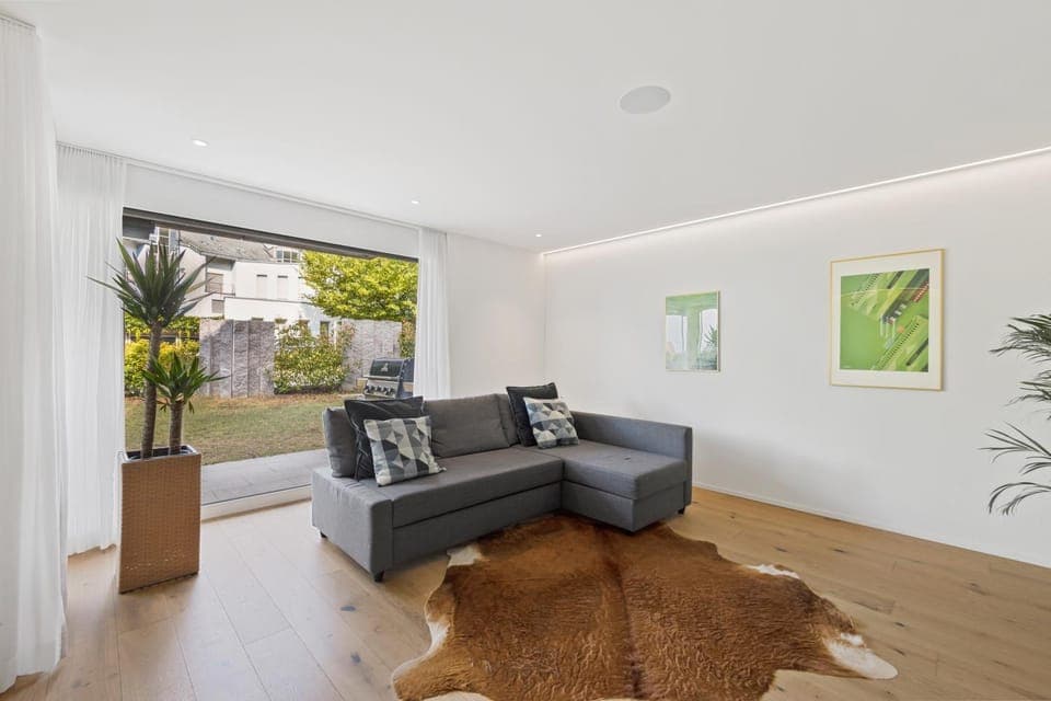 Garden, Living room, Seating area, Garden view