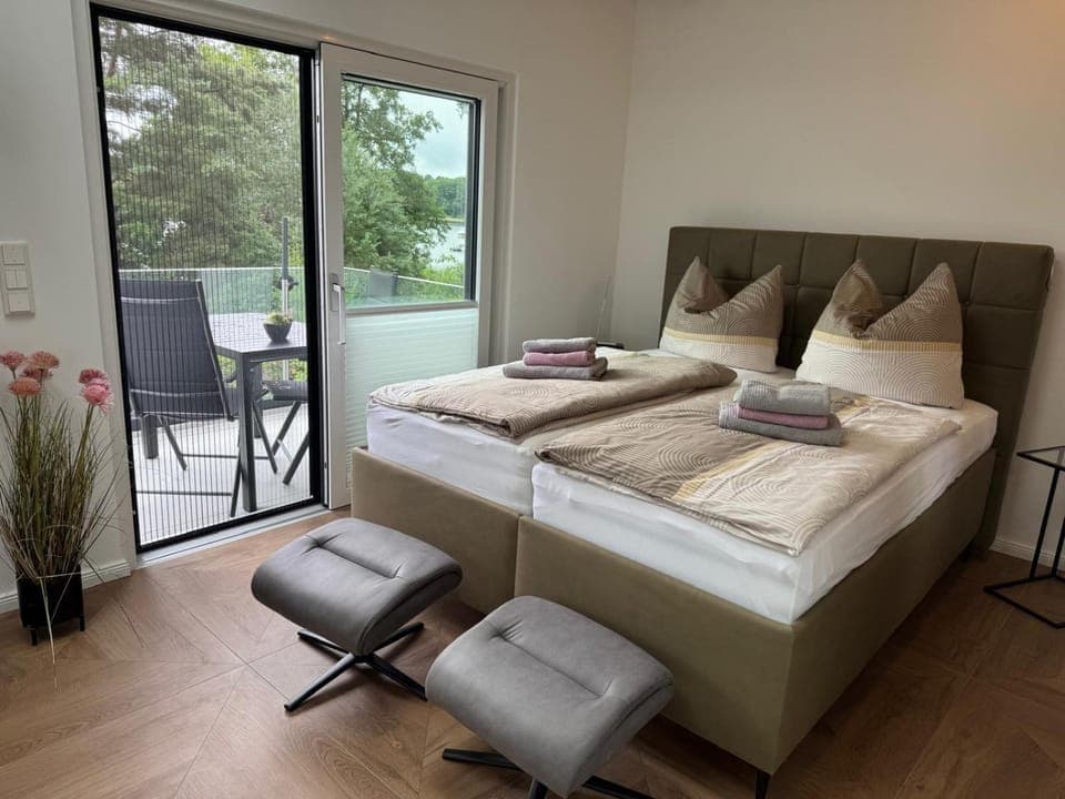 Bed, Photo of the whole room, Bedroom