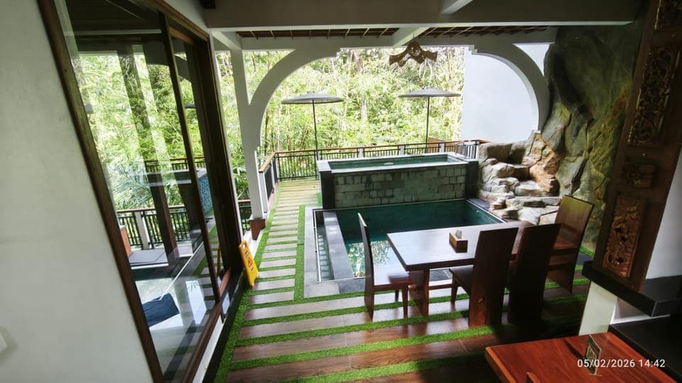 Property building, Swimming pool