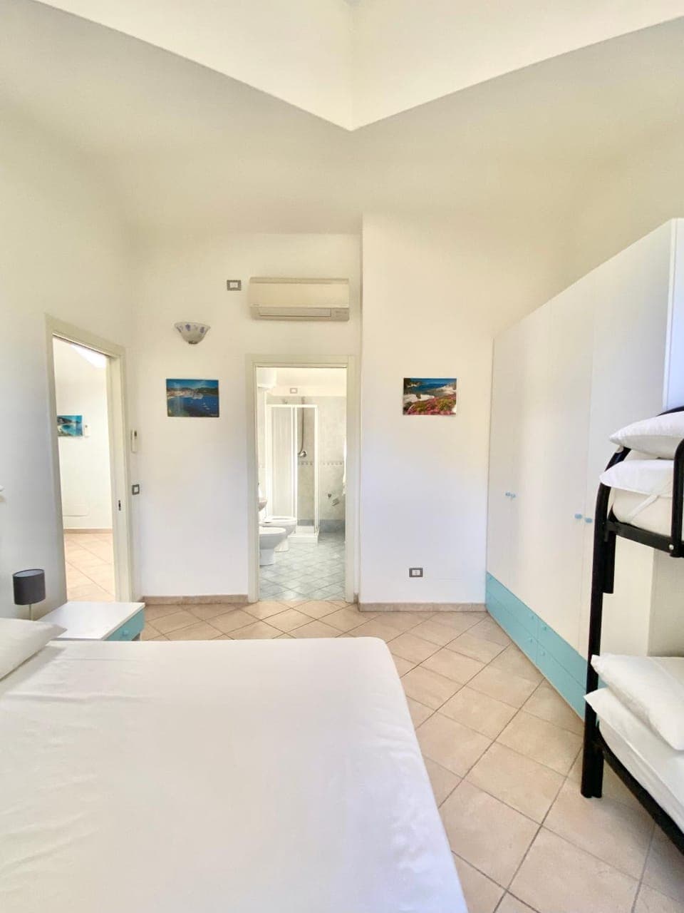 Bed, Photo of the whole room, Bedroom, air conditioner