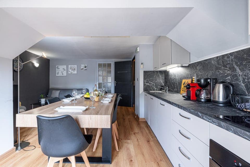 Coffee/tea facilities, Kitchen or kitchenette, dishwasher, oven, pet friendly, toaster