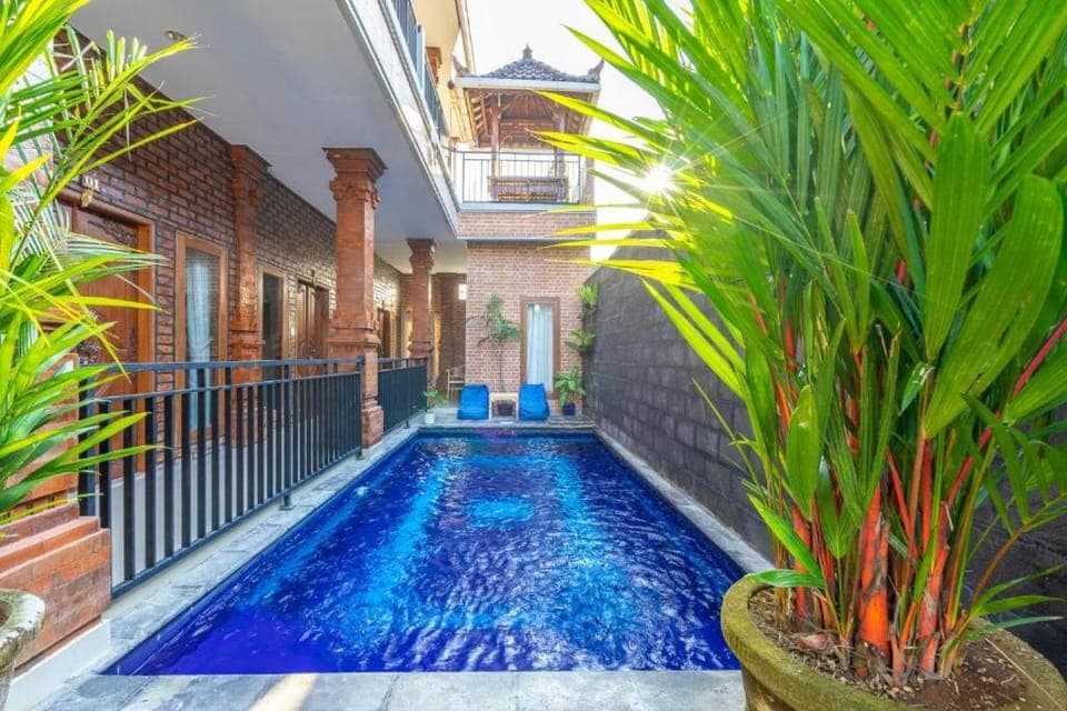 Property building, Swimming pool