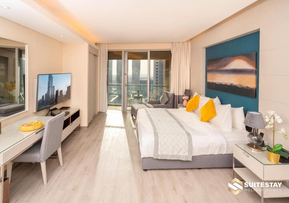 Communal lounge/ TV room, Bed, TV and multimedia, Living room, Photo of the whole room, Seating area, Evening entertainment, Bedroom