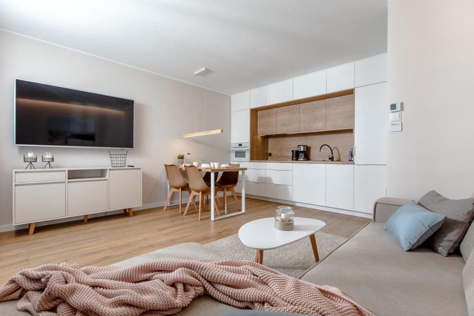 TV and multimedia, Coffee/tea facilities, Kitchen or kitchenette, Living room, Seating area, Dining area, minibar