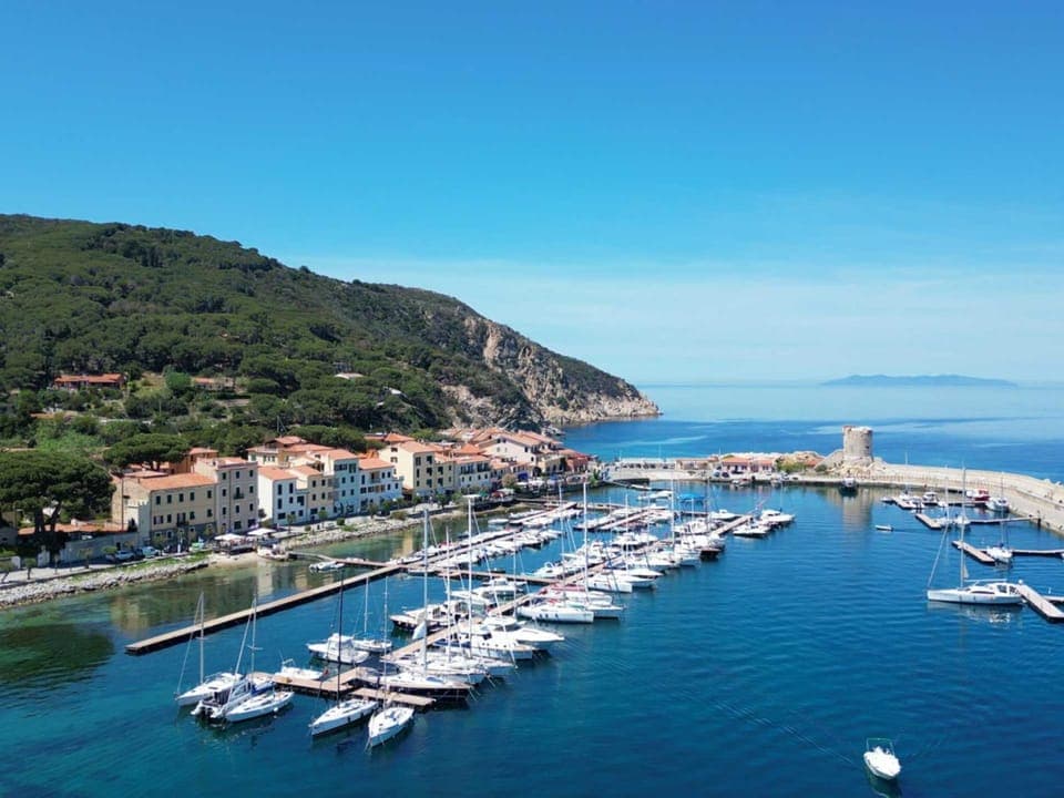 Nearby landmark, Bird's eye view, Sea view