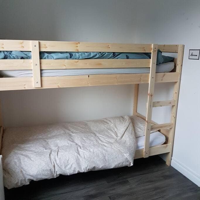 Bedroom, bunk bed
