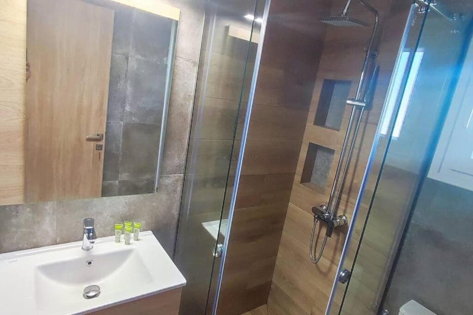 Shower, Bathroom, towels