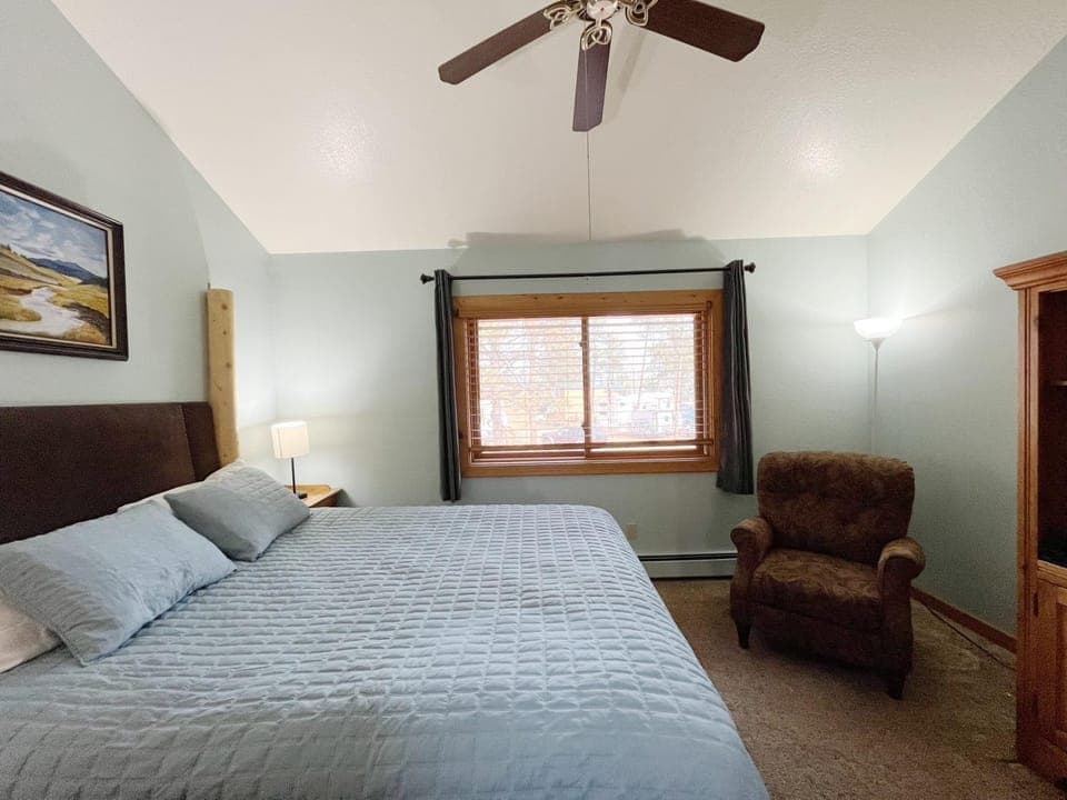 Cabin A Suite Bed and Breakfast Cabin in Woodland Park