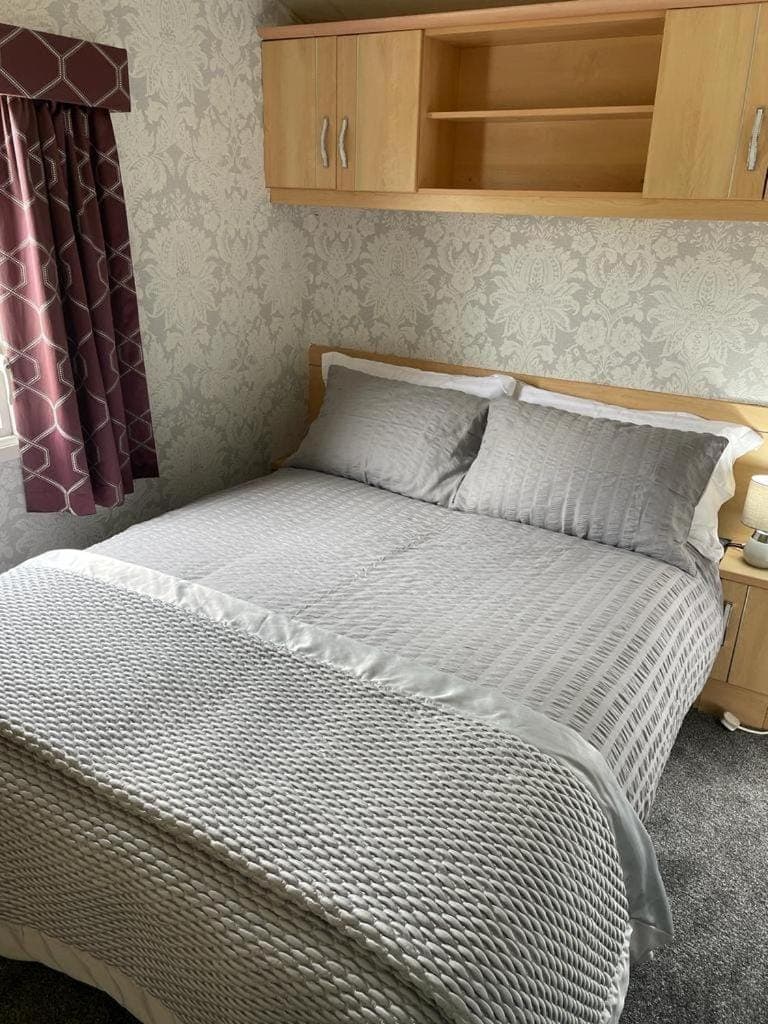 Bedroom, wardrobe