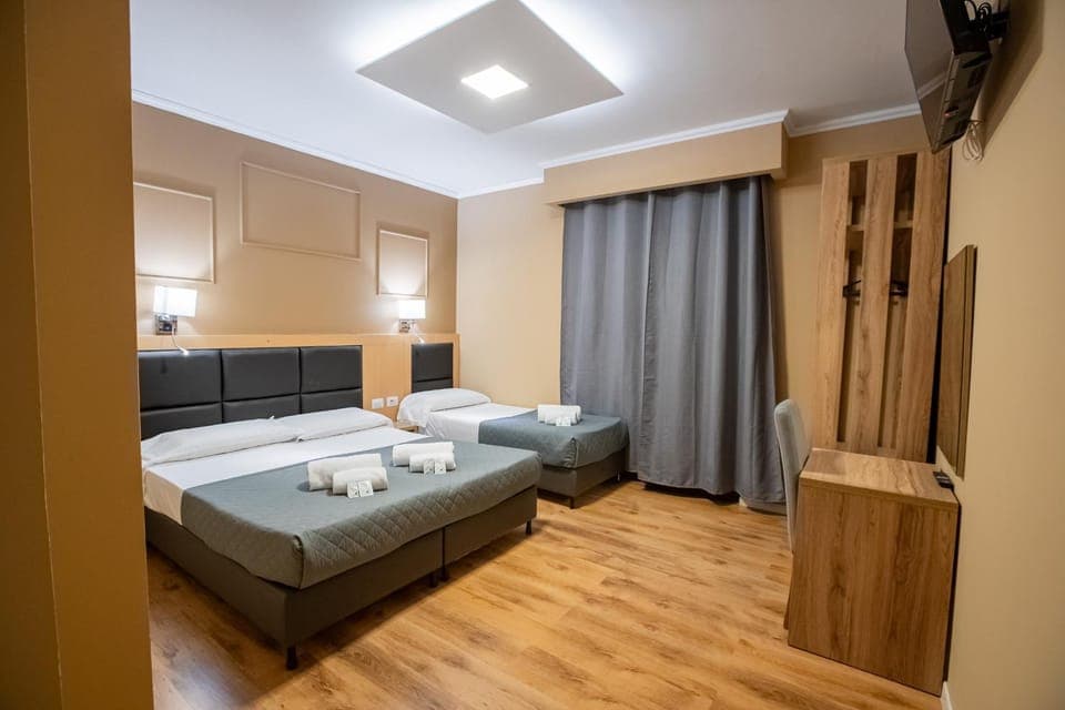 TV and multimedia, Balcony/Terrace, Bedroom, hair dryier, internet, minibar, towels, wardrobe, air conditioner