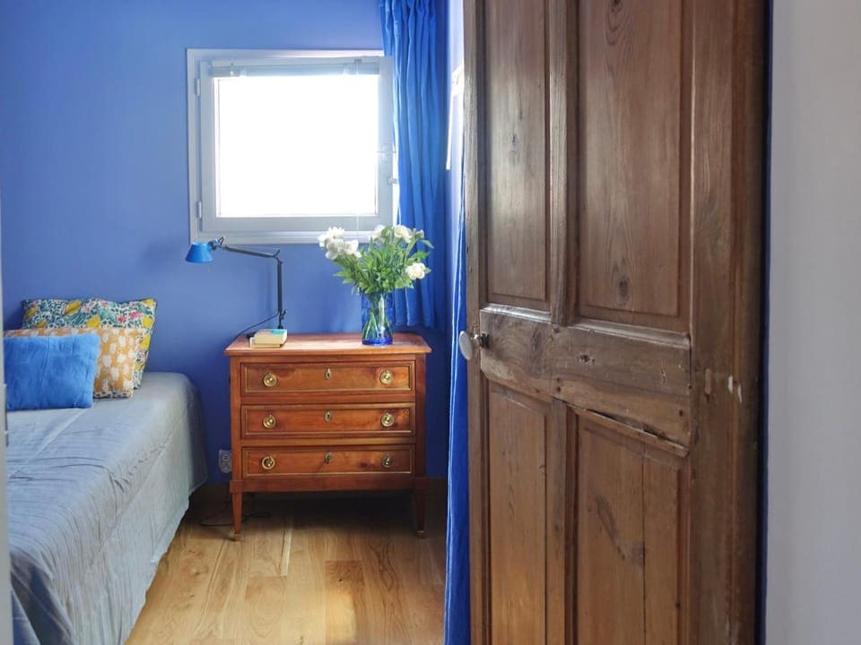 Bed, Photo of the whole room, Bedroom, wardrobe