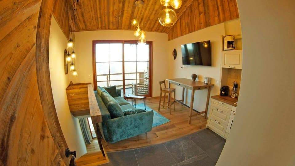 Living room, Dining area