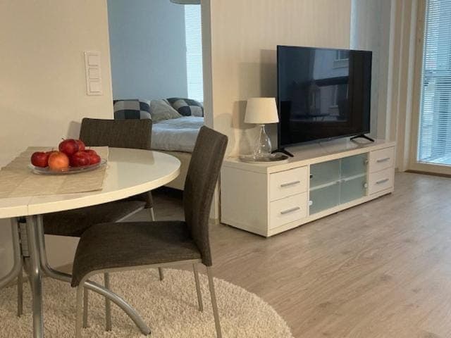 Communal lounge/ TV room, TV and multimedia, Living room, Seating area, Dining area, Evening entertainment
