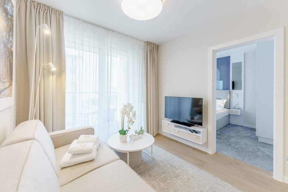 TV and multimedia, Evening entertainment