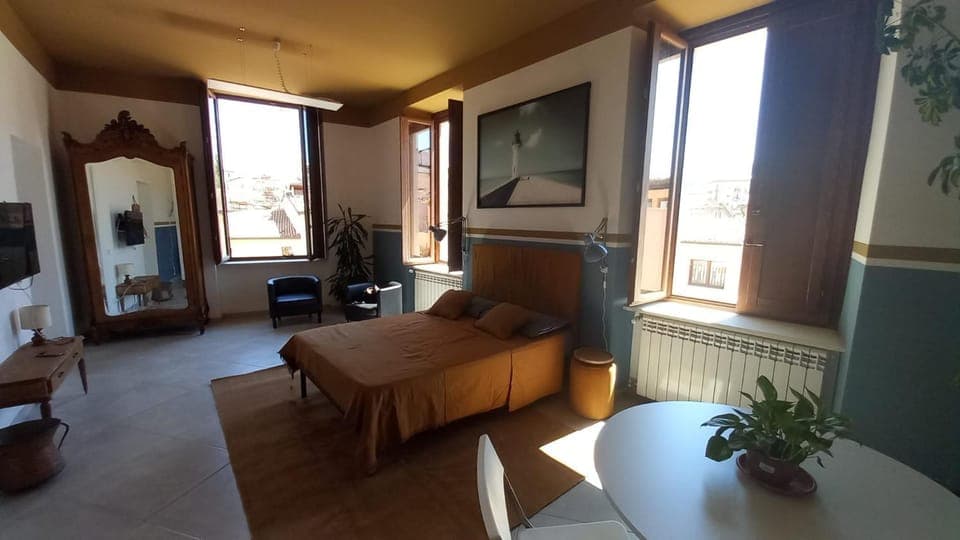 Kitchen or kitchenette, Dining area, Bedroom