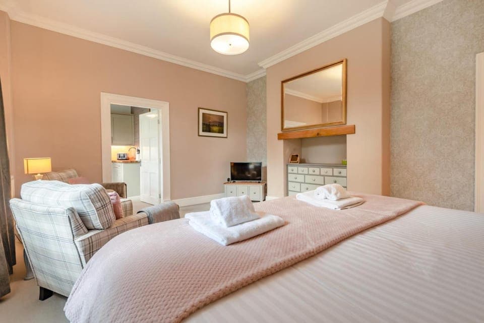 Living room, Bedroom