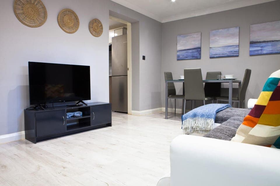 Communal lounge/ TV room, TV and multimedia, Living room, Seating area