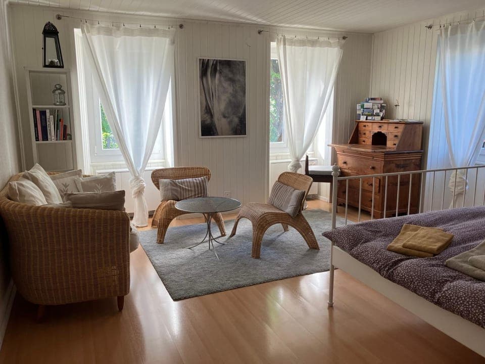 Seating area, Bedroom