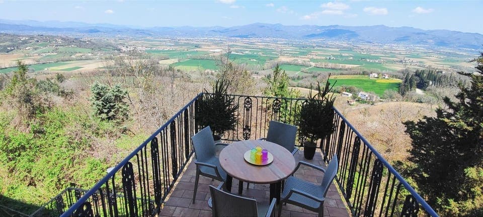 Patio, Spring, Natural landscape, Balcony/Terrace, Dining area, Mountain view