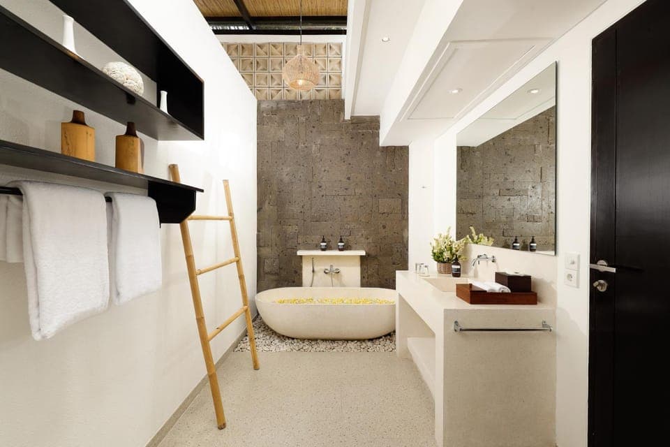 Bathroom, Bath, towels, wardrobe