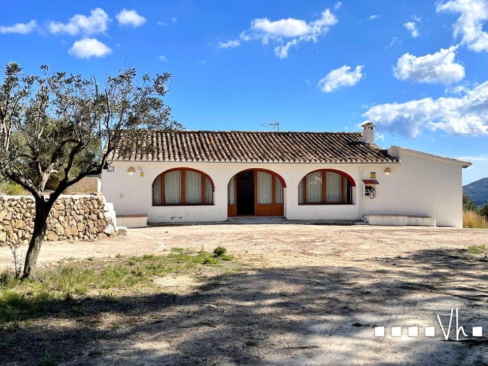 Property building, Facade/entrance, Off site