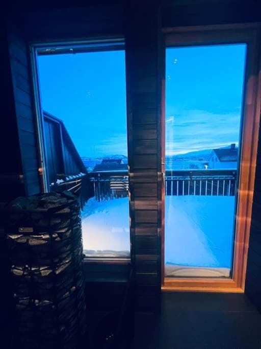 Winter, Sauna, Sauna, Bathroom, Balcony/Terrace, Mountain view