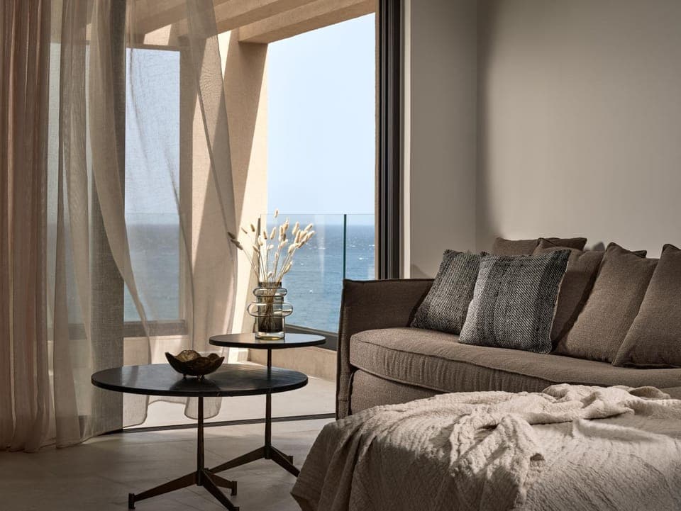 Natural landscape, Balcony/Terrace, Living room, Seating area, Sea view, Sea view