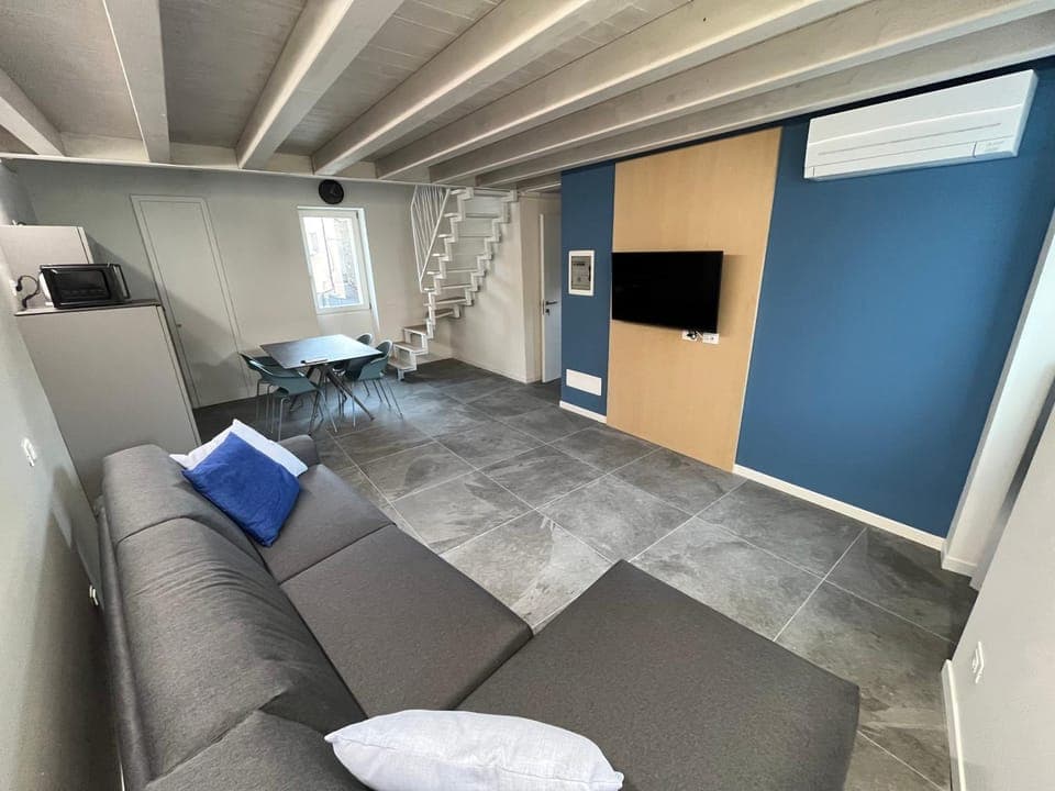 TV and multimedia, Living room, Seating area