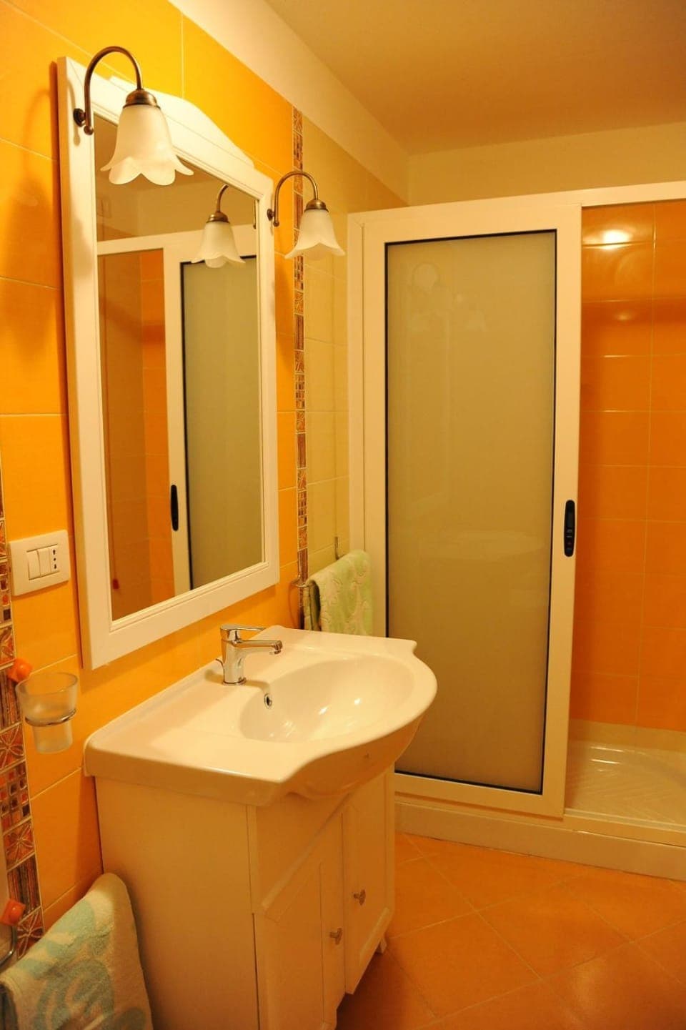 Shower, Bathroom, towels