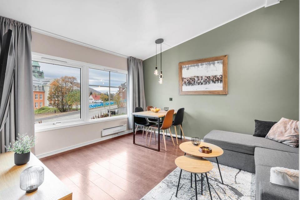 Living room, Seating area, Dining area