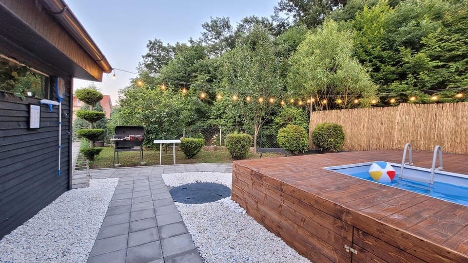 Pool view, Swimming pool, sunbed