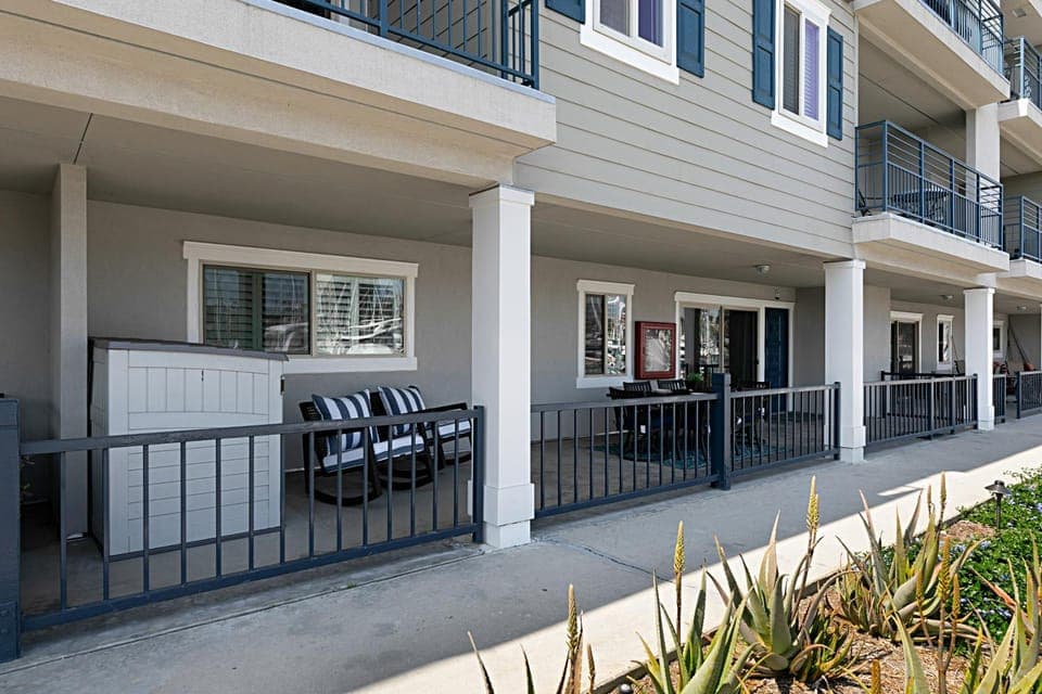 106B New Renovation! Huge Patio with Harbor View House in Oceanside
