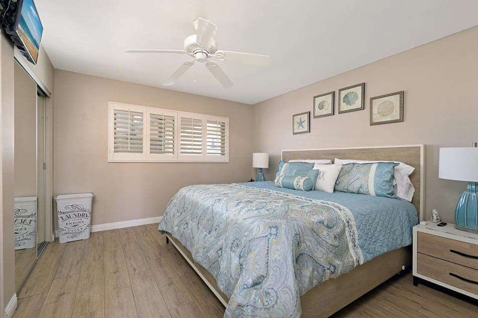 215A - Beautiful Sunsets, Beach View, Free Wifi House in Oceanside