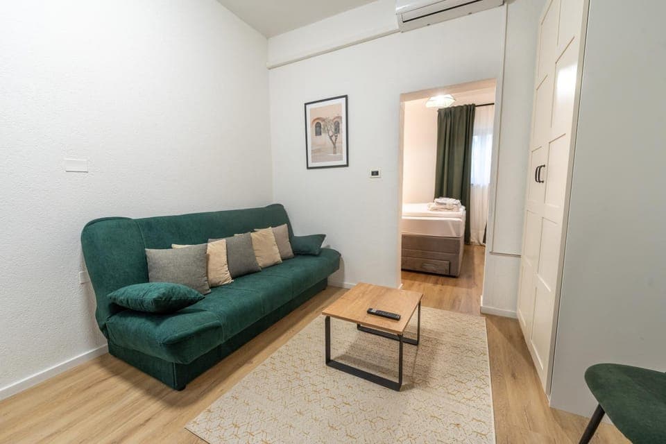 Living room, Photo of the whole room, Seating area