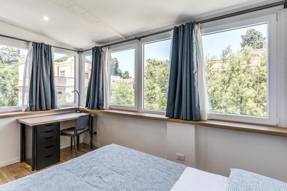 Bed, View (from property/room), Photo of the whole room, Bedroom