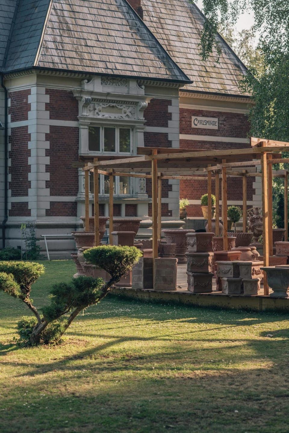 Property building, Natural landscape, Garden, Garden view, Landmark view