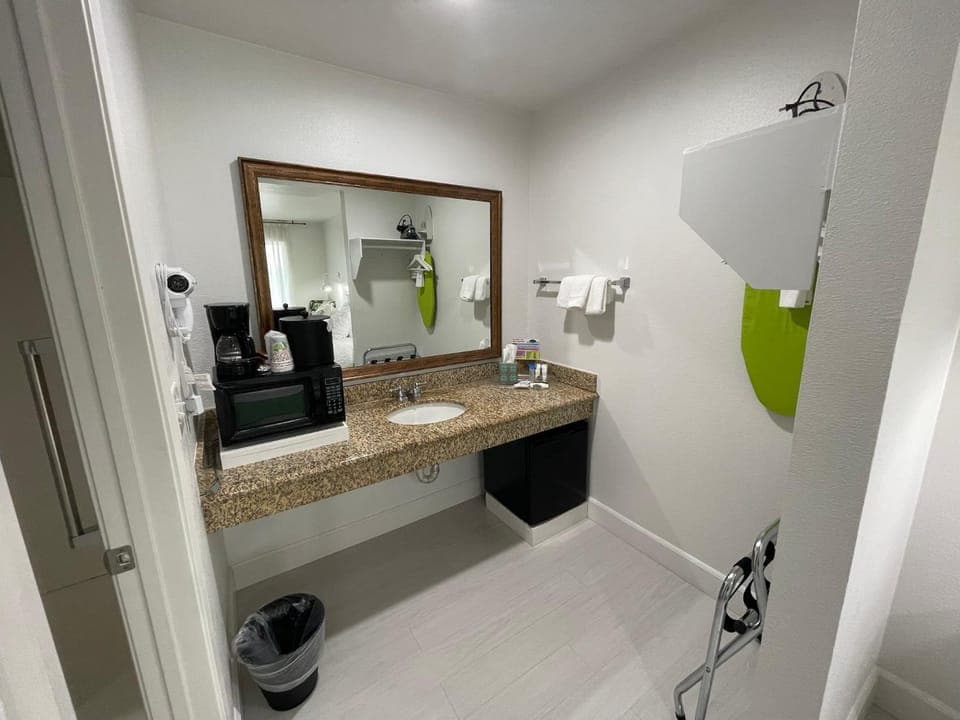 Coffee/tea facilities