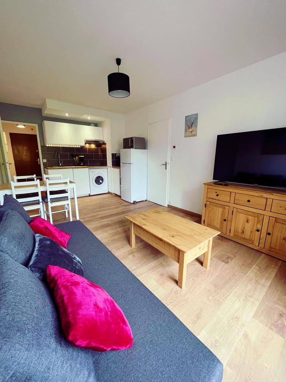 Communal lounge/ TV room, TV and multimedia, Living room, Seating area