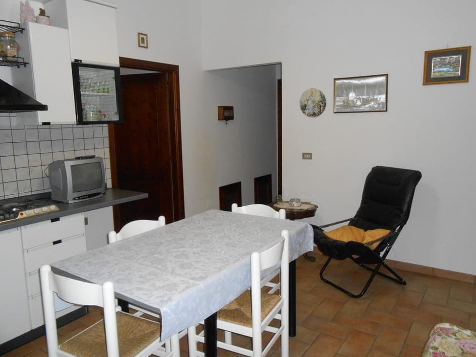 Kitchen or kitchenette, Living room, Seating area