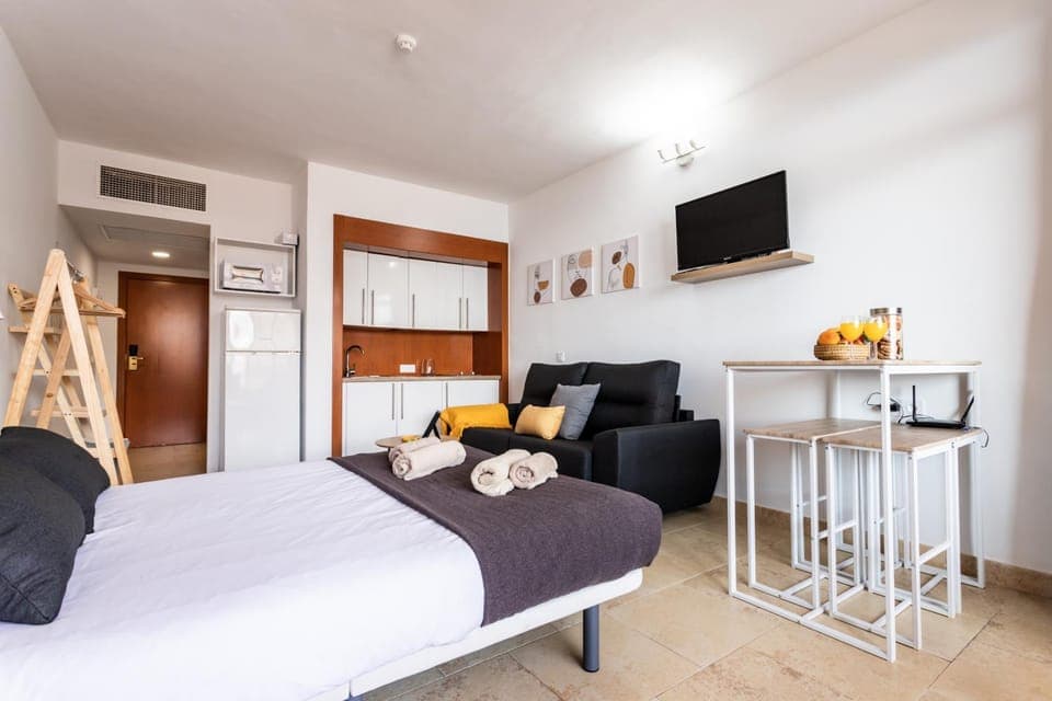 TV and multimedia, Living room, Dining area