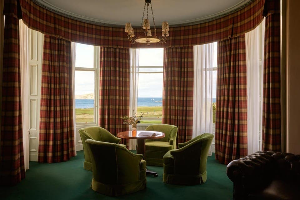 Seating area, Bedroom