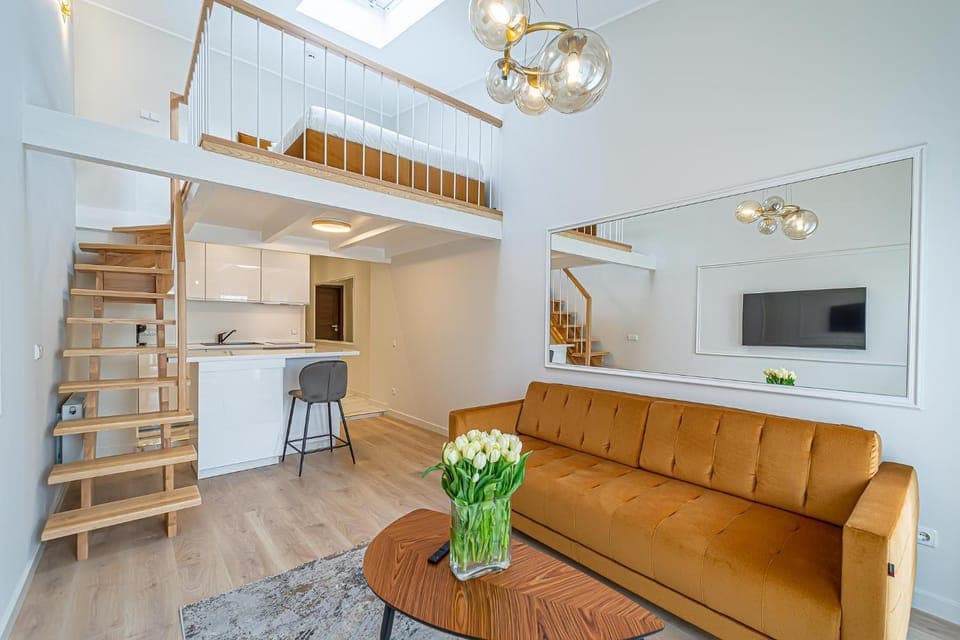 TV and multimedia, Kitchen or kitchenette, Living room, Seating area, Dining area